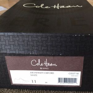 Cole Haan Men’s Nike Air Oxford Leather shoes.